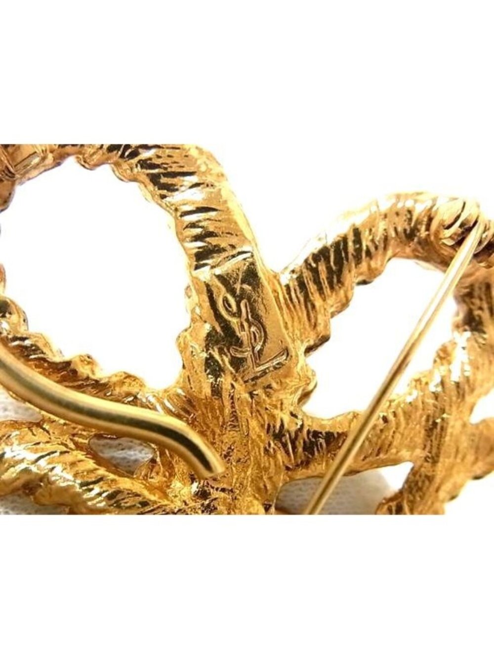 Saint Laurent Yves Vintage Pin Brooch Pin Badge Gold - Picture 4 of 4